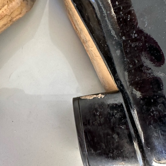 Salvatore Ferragamo Black Patent Leather Vara Pump - Picture 7 of 16